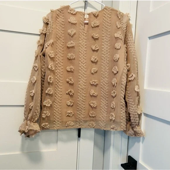 Beige top from Bohme boutique - Picture 2 of 3